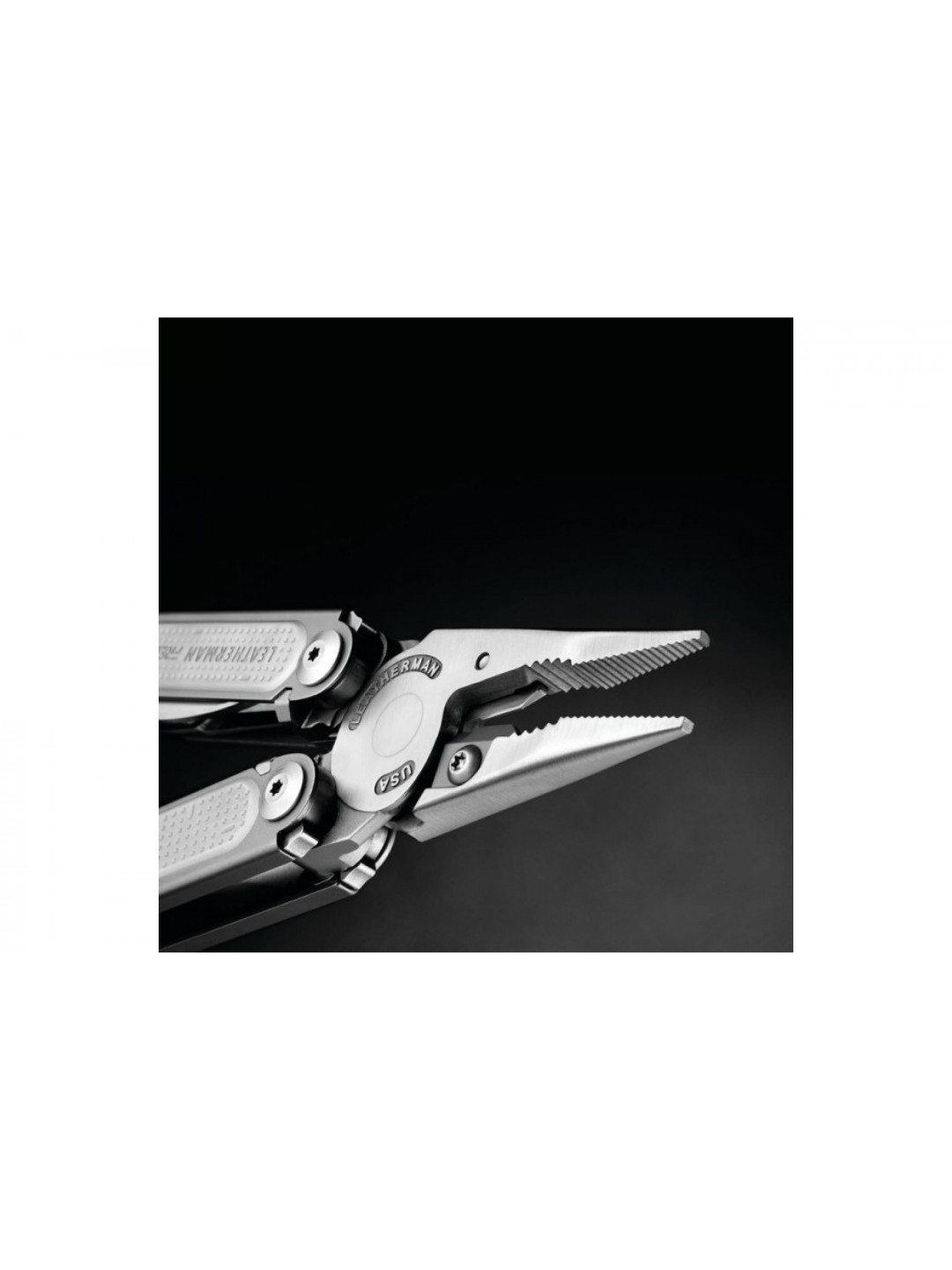 Мультитул Leatherman Free P2 19 функций 832638