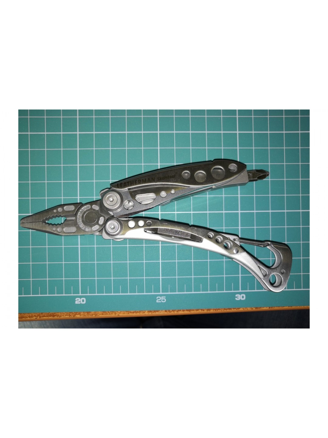 Мультитул Leatherman Skeletool 830920