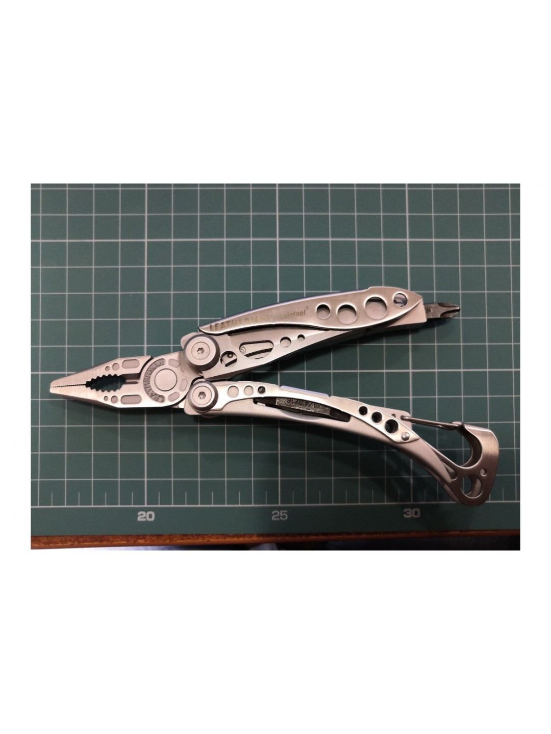 Мультитул Leatherman Skeletool 830920