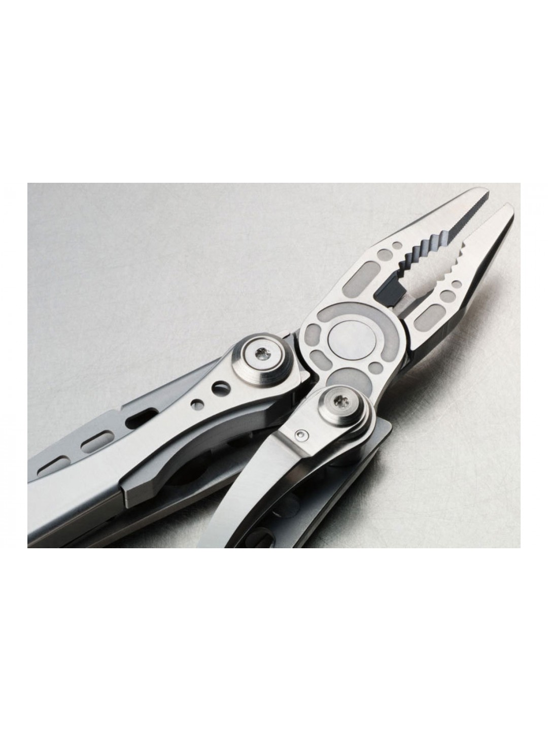 Мультитул Leatherman Skeletool 830920