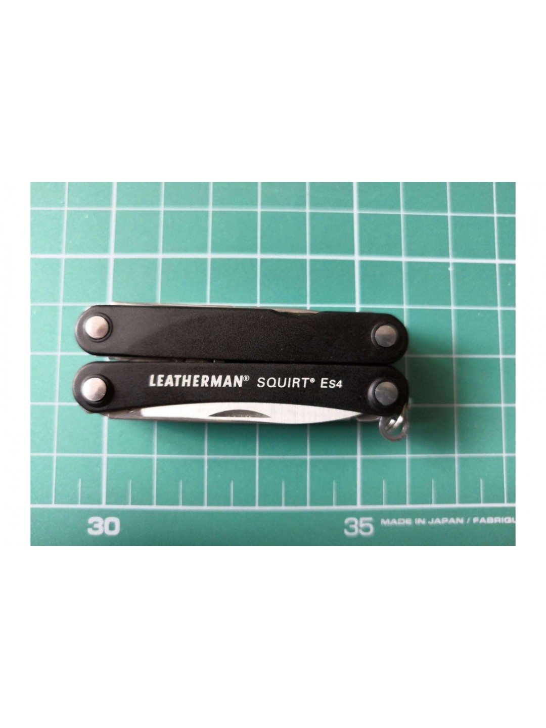 Мультитул Leatherman Squirt ES4 831243 черный