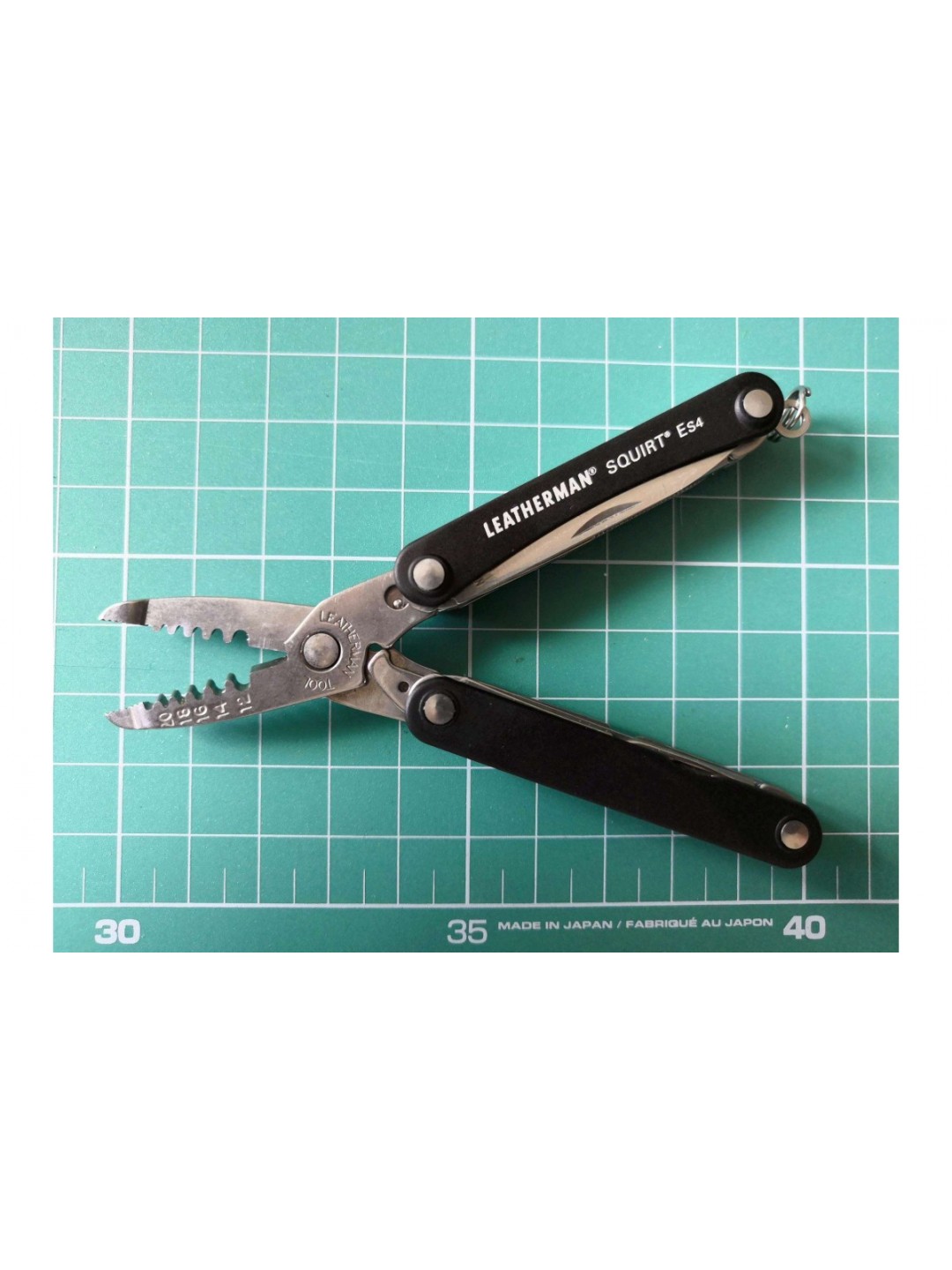 Мультитул Leatherman Squirt ES4 831243 черный