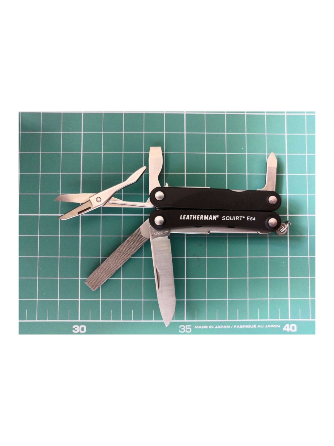 Мультитул Leatherman Squirt ES4 831243 черный