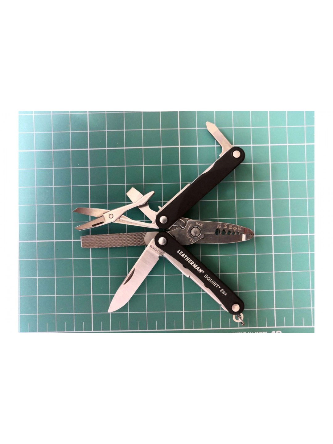 Мультитул Leatherman Squirt ES4 831243 черный