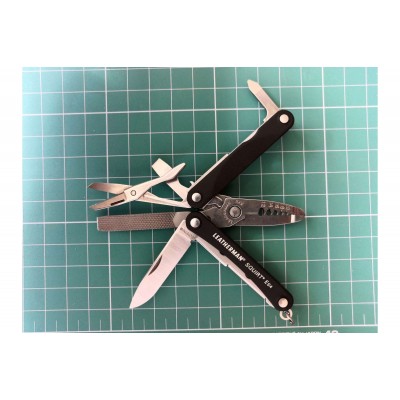 Мультитул Leatherman Squirt ES4 831243 черный