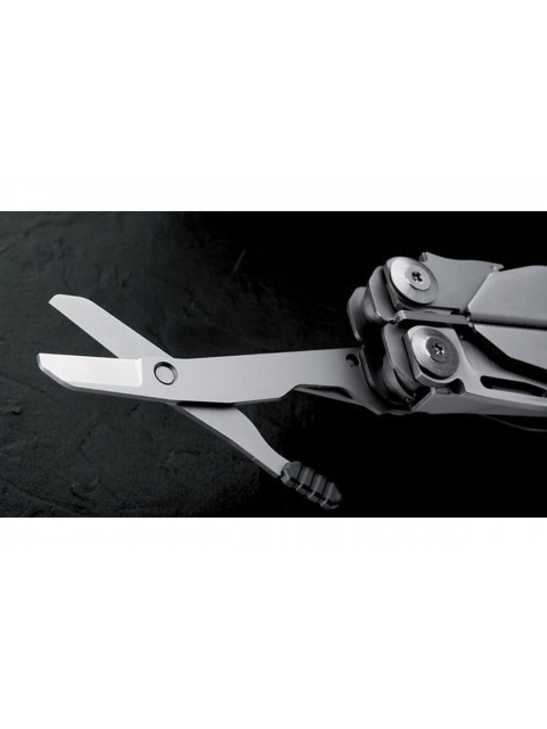 Мультитул Leatherman Surge 830169 кожаный чехол