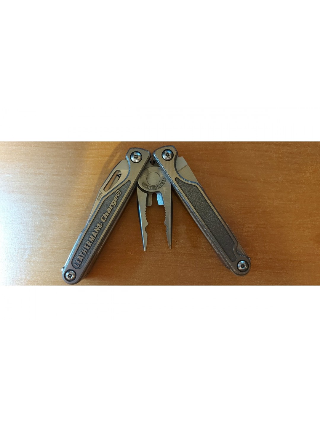 Мультитул Leatherman Charge Plus TTi 19 функций, нейлоновый чехол 832528