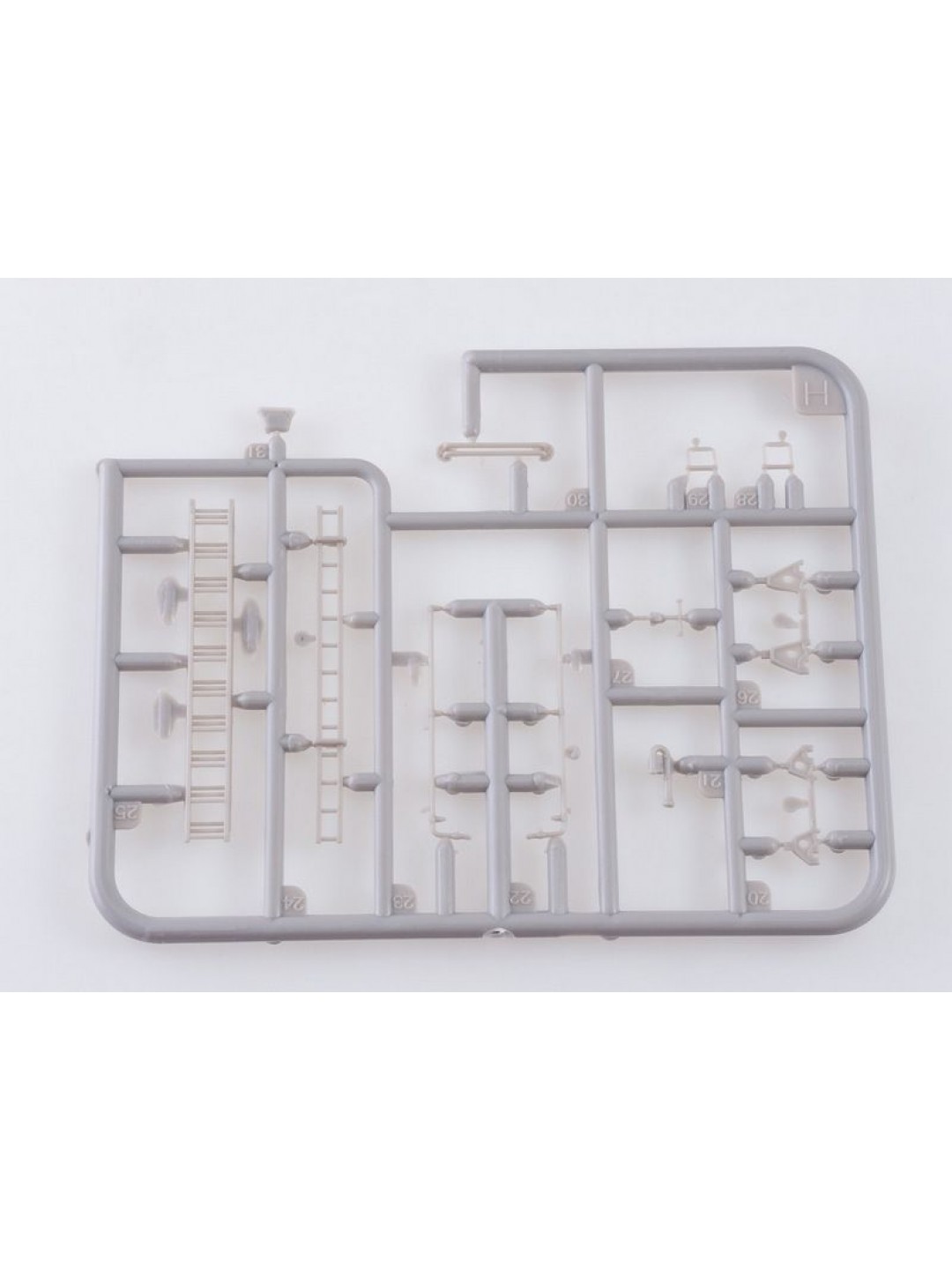 Сборная модель AVD АЦ-40(130)-63Б, 1/72