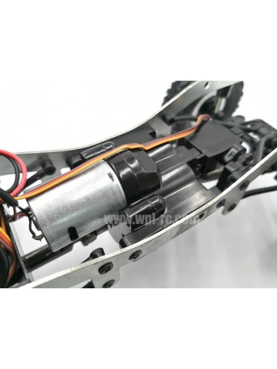 Радиоуправляемая машина WPL пикап Hilux (красная) 4WD 2.4G 1/16 KIT