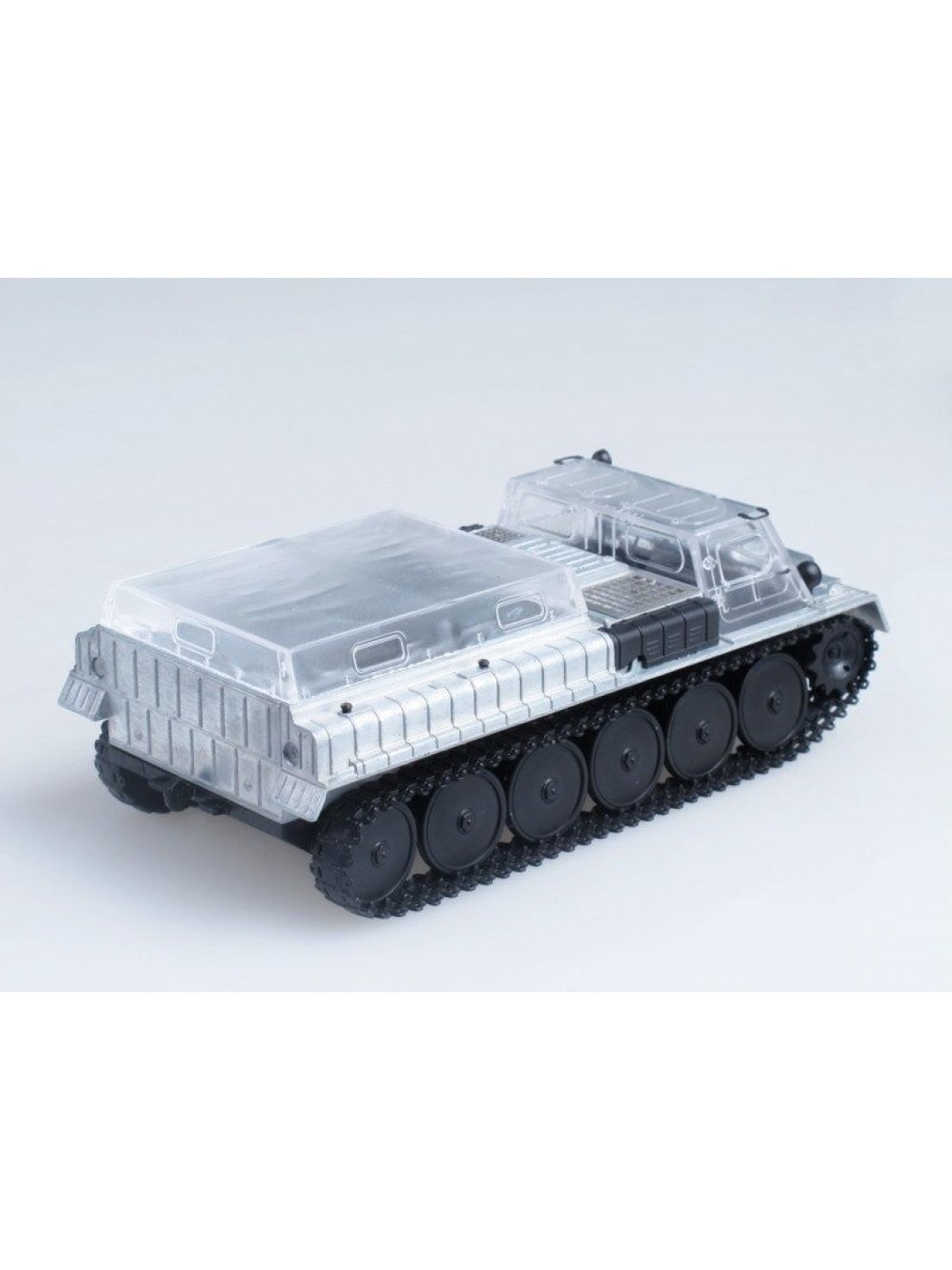 Сборная модель AVD ГТ-СМ гусеничный транспортёр (KIT), 1/43