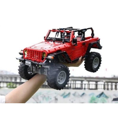 Радиоуправляемый конструктор CADA deTech Jeep Wrangler (1941 деталь)