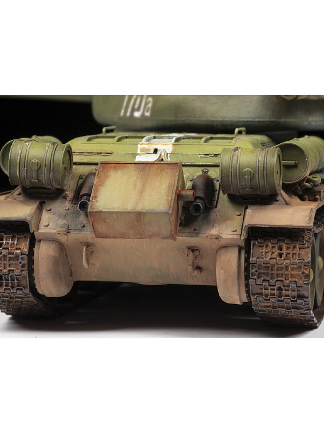 Сборная модель ZVEZDA Советский средний танк Т-34/85, 1/35