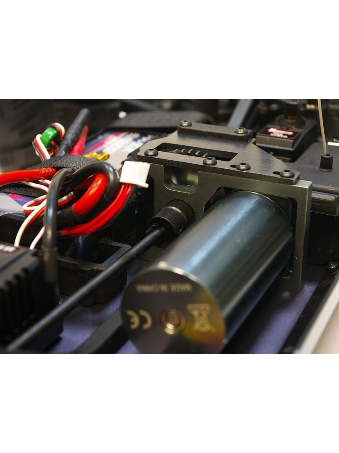 Радиоуправляемый монстр Himoto Raider Brushless 4WD 2.4G 1/8 RTR