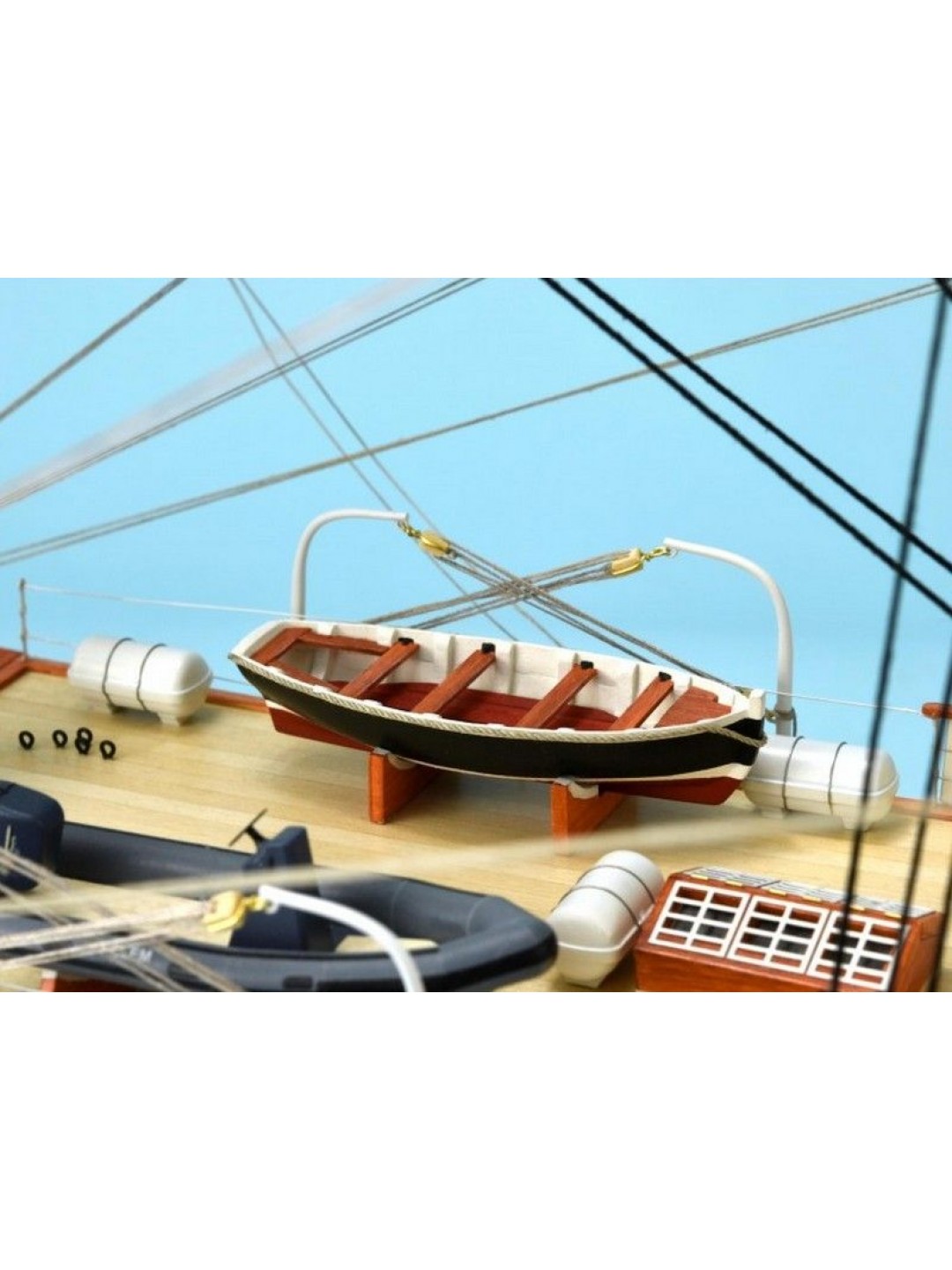 Сборная деревянная модель корабля Artesania Latina BELEM, 1/75
