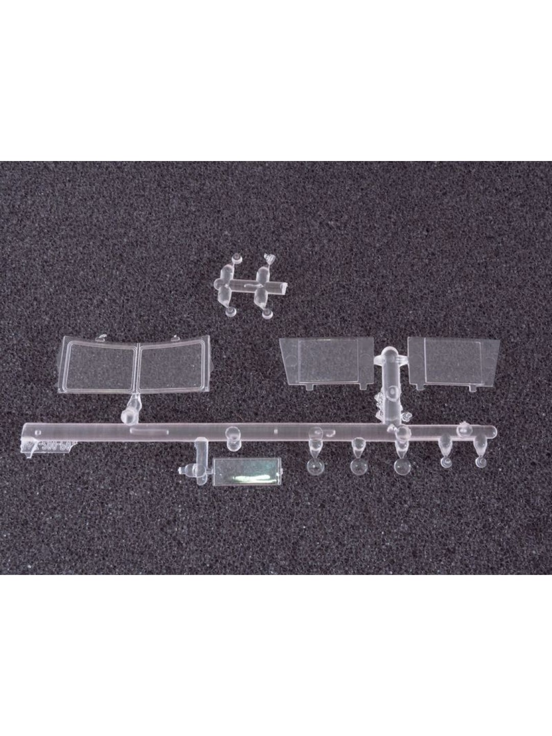 Сборная модель AVD МАЗ-200В с полуприцепом МАЗ-5232В, 1/43