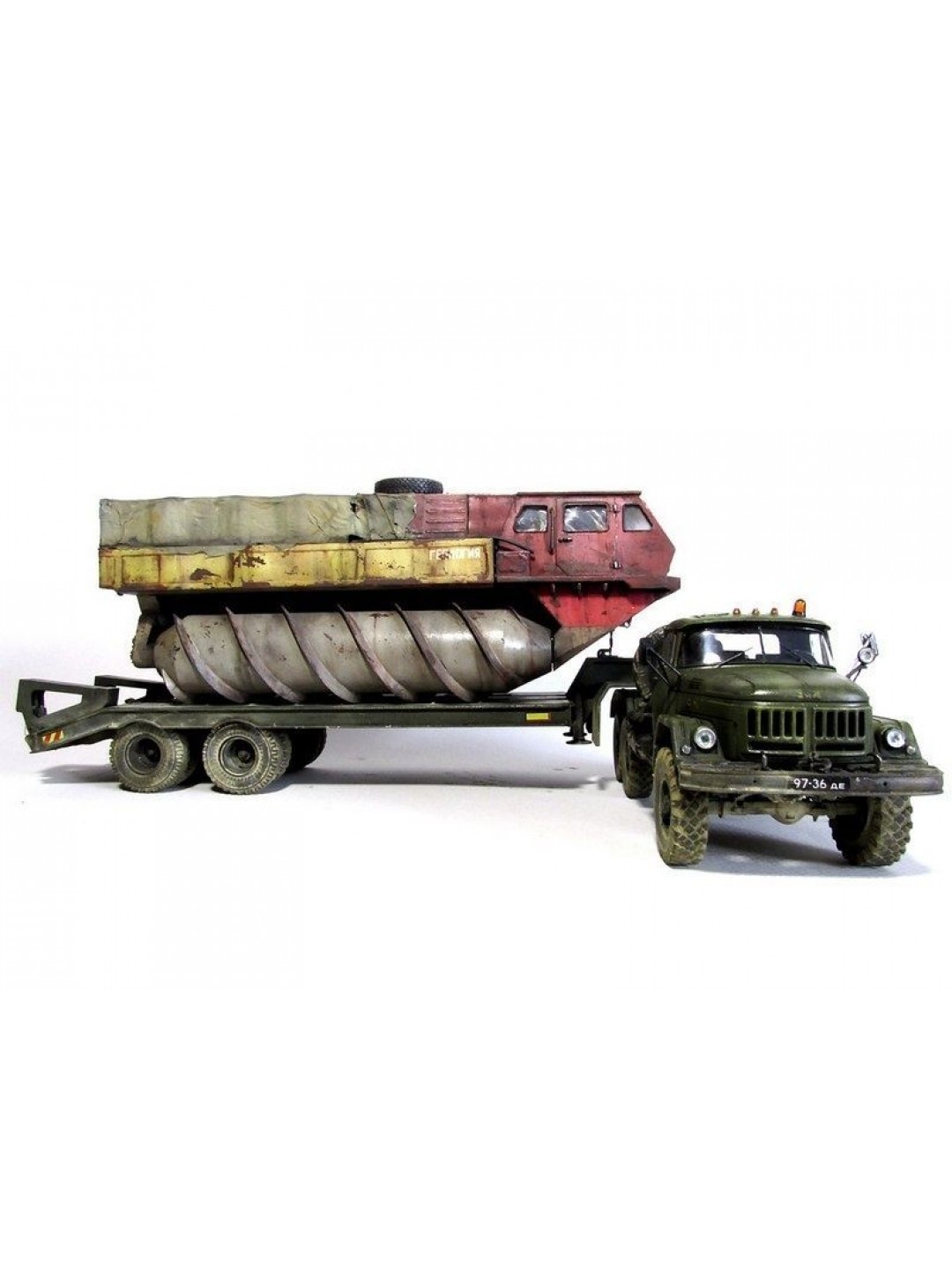 Сборная модель AVD Шнекороторный снегоболотоход ЗИЛ-4904, 1/43