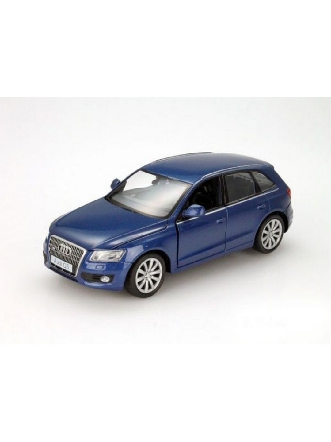 Машина Autotime "AUDI Q5" 1:24