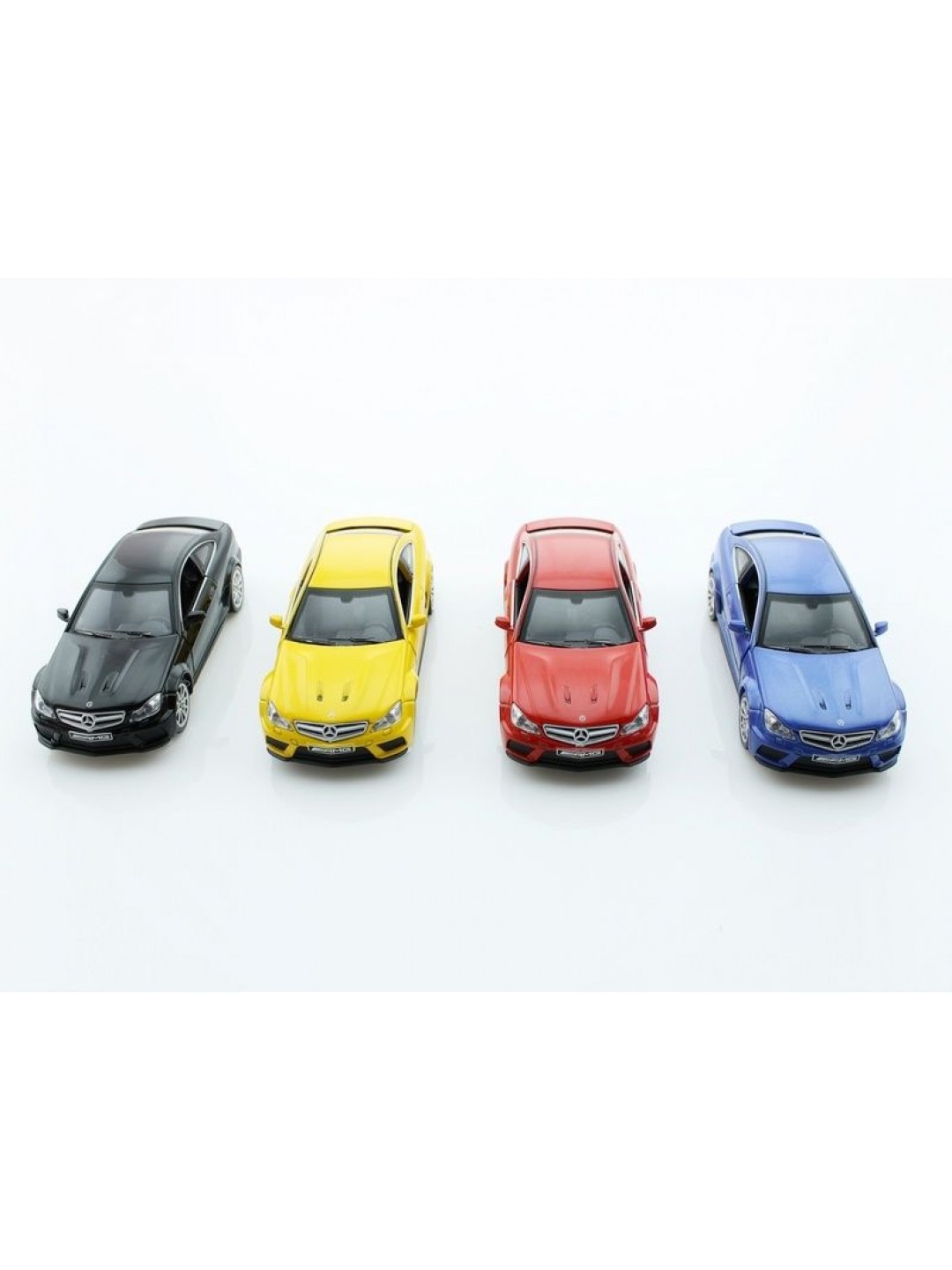 Машина 1:32 Mercedes-Benz С 63 AMG свет, звук, инерция 15см (1/12шт.) б/к