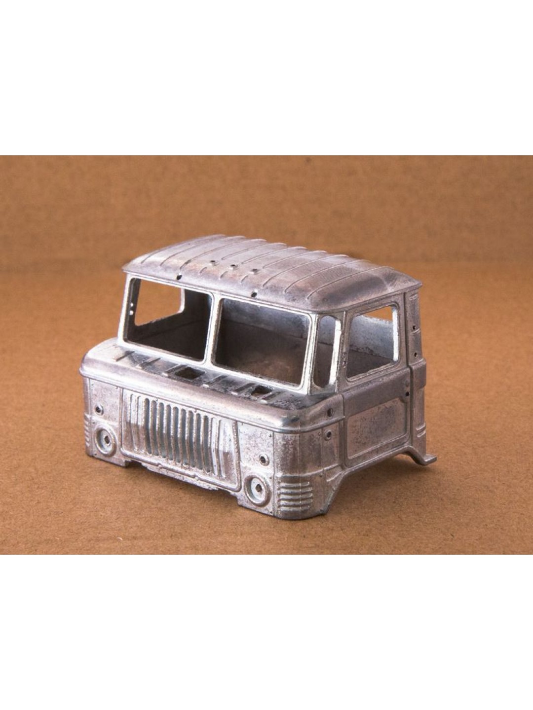 Сборная модель AVD Передвижной стоматологический кабинет КСП-2001, 1/43