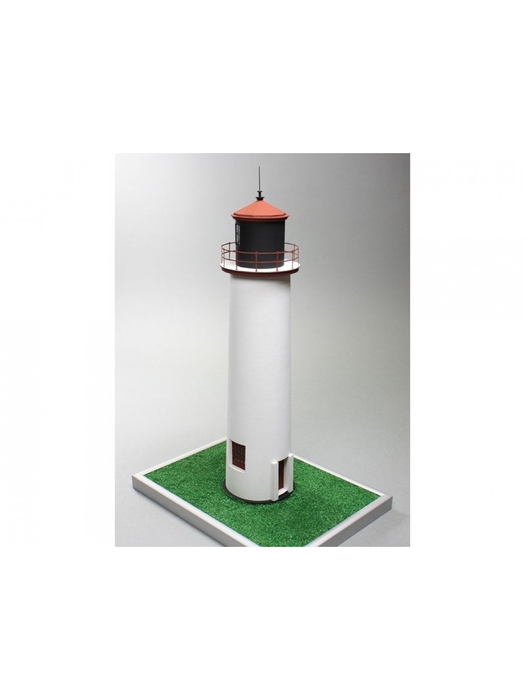 Сборная картонная модель Shipyard маяк Minnesota Point Lighthouse (№58), 1/87