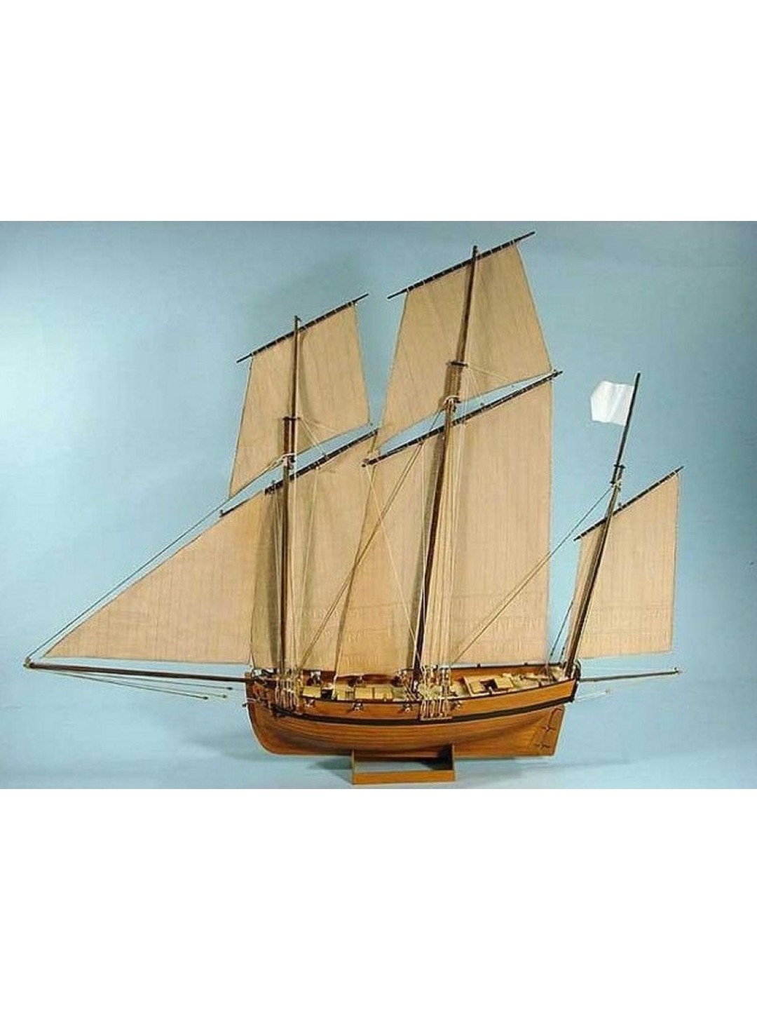 Сборная картонная модель Shipyard люгер Le Coureur (№51), 1/96