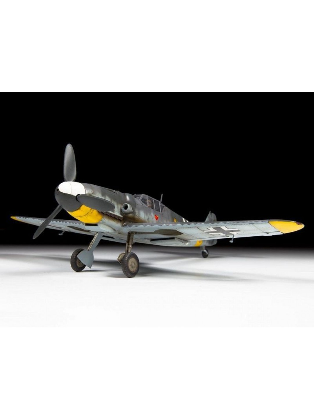 Сборная модель ZVEZDA Немецкий истребитель Мессершмитт BF-109G6, 1/48