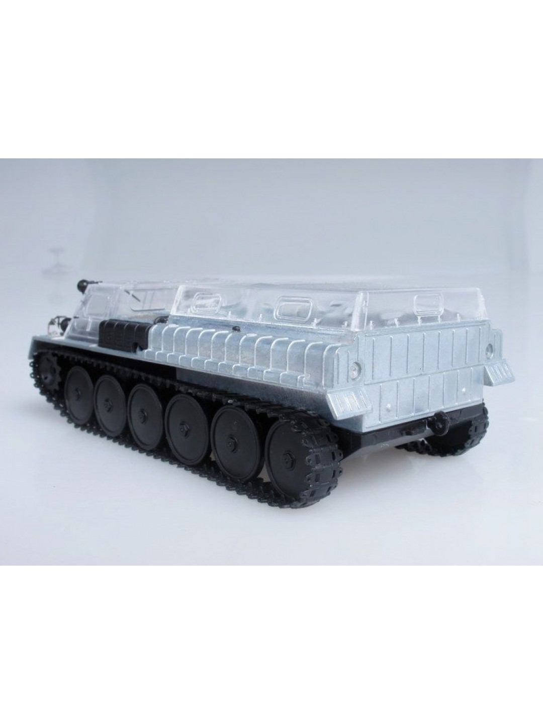 Сборная модель AVD ГТ-СМ гусеничный транспортёр (KIT), 1/43