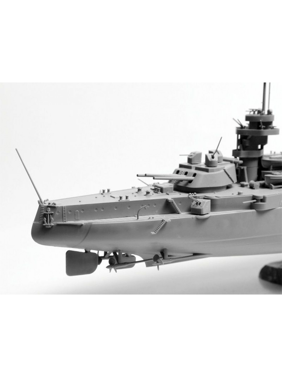 Сборная модель ZVEZDA Советский линкор "Марат", 1/350