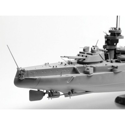 Сборная модель ZVEZDA Советский линкор "Марат", 1/350