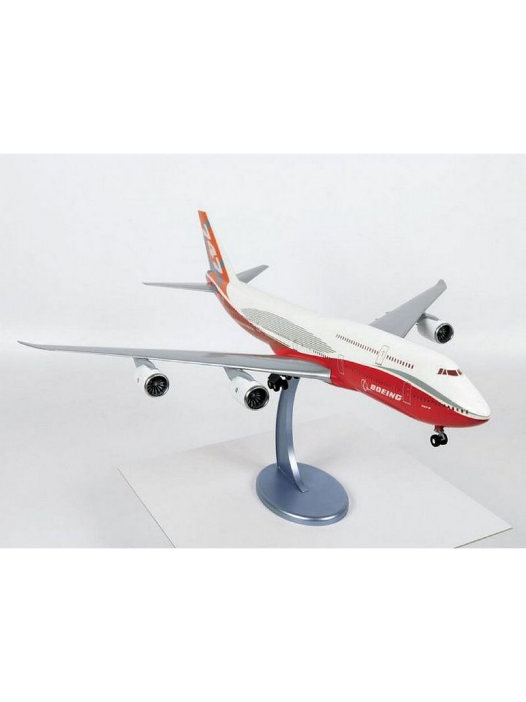 Сборная модель ZVEZDA Пассажирский авиалайнер Боинг 747-8, 1/144