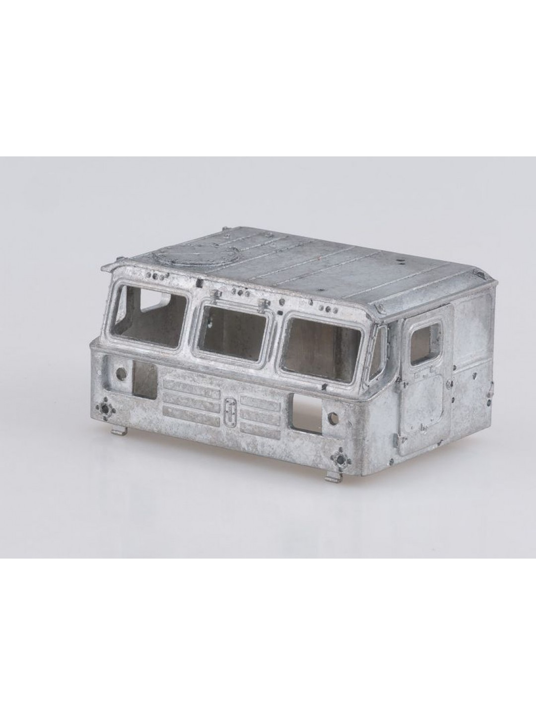 Сборная модель AVD Средний артиллерийский тягач АТС-59Г, 1/43
