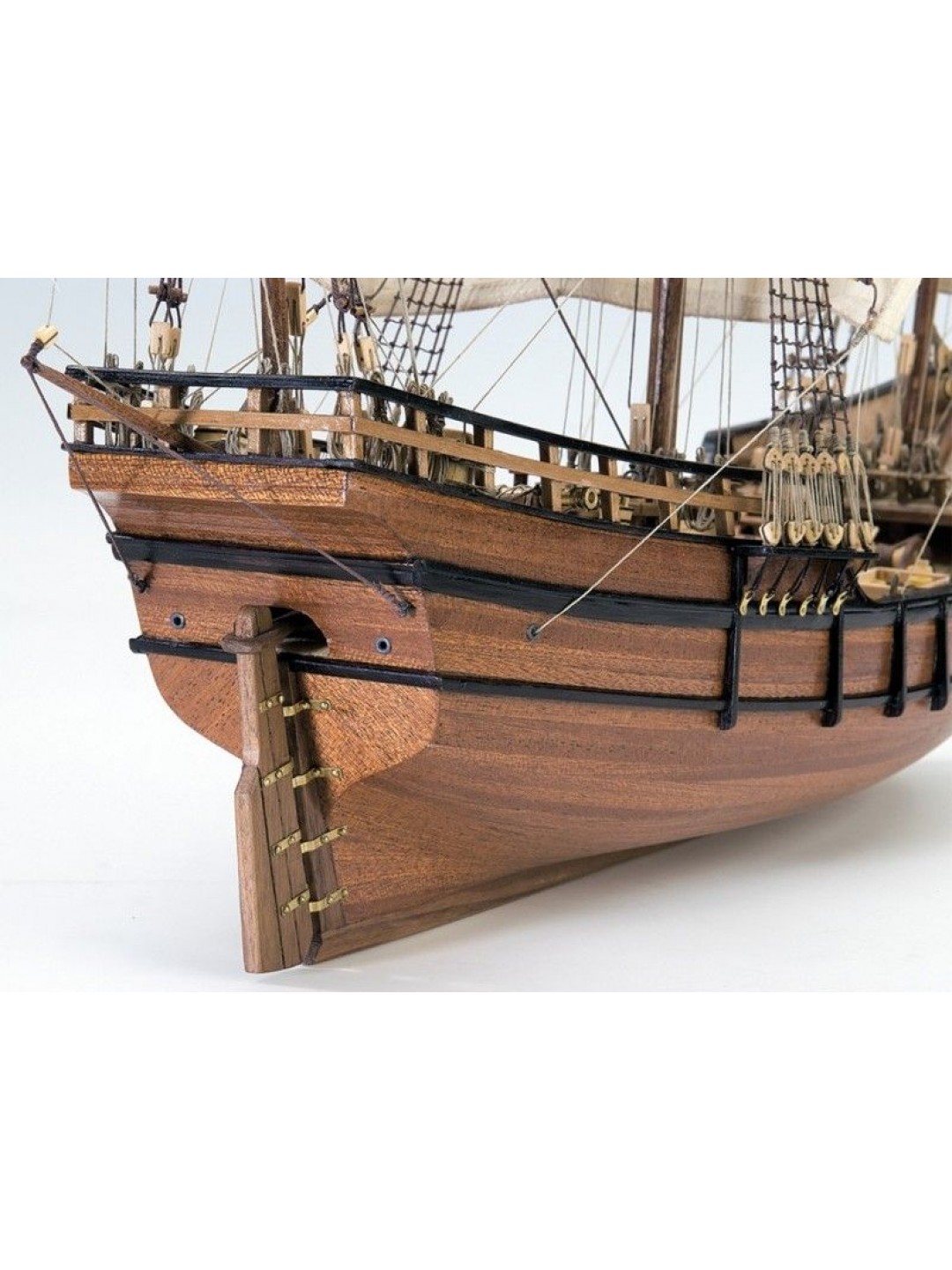 Сборная деревянная модель корабля Artesania Latina LA PINTA, 1/65