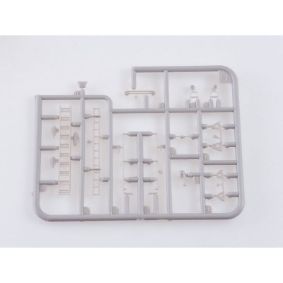 Сборная модель AVD АЦ-40(131)-137А, 1/72