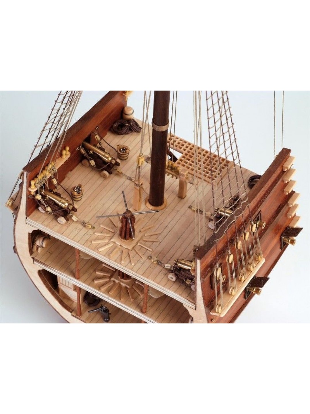 Сборная деревянная модель корабля Artesania Latina SAN FRANCISCO'S CROSS SECTION, 1/50