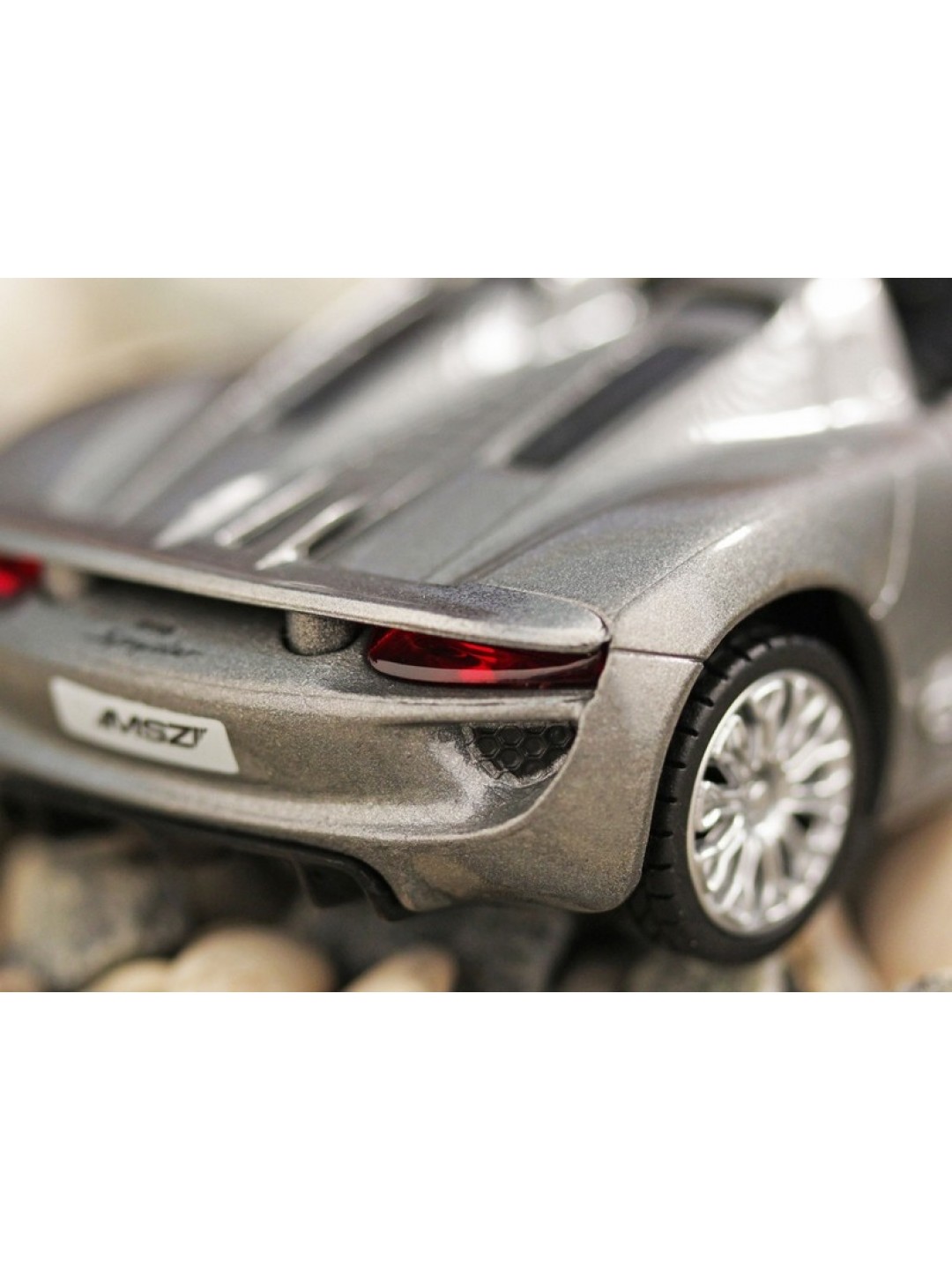 Машина Ideal 1:41 Porsche 918 (с открытым верхом)