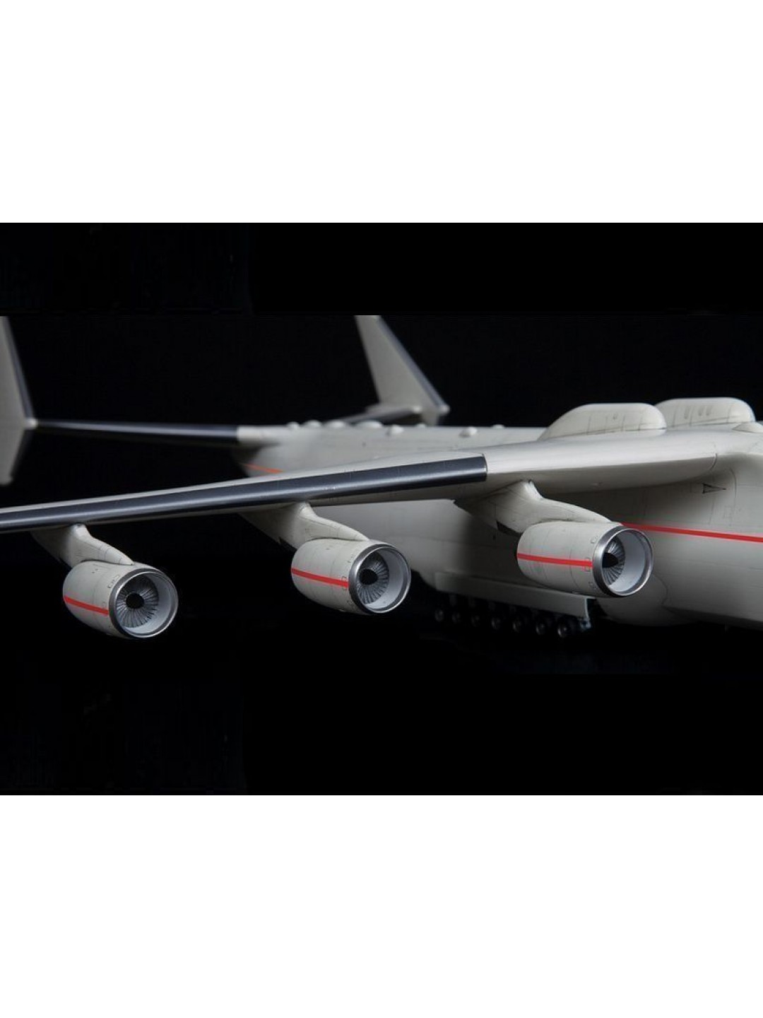 Сборная модель ZVEZDA Советский транспортный самолёт АН-225 «МРИЯ», 1/144