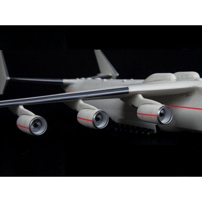 Сборная модель ZVEZDA Советский транспортный самолёт АН-225 «МРИЯ», 1/144