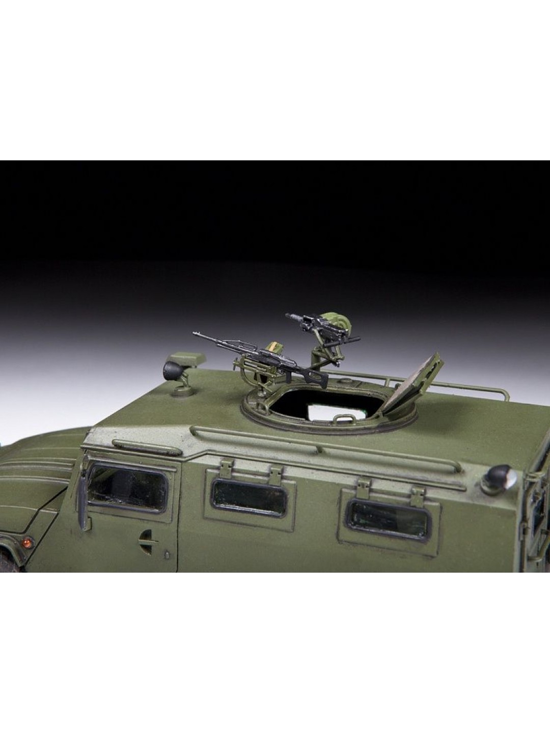 Сборная модель ZVEZDA Российский бронеавтомобиль ГАЗ "ТИГР", 1/35