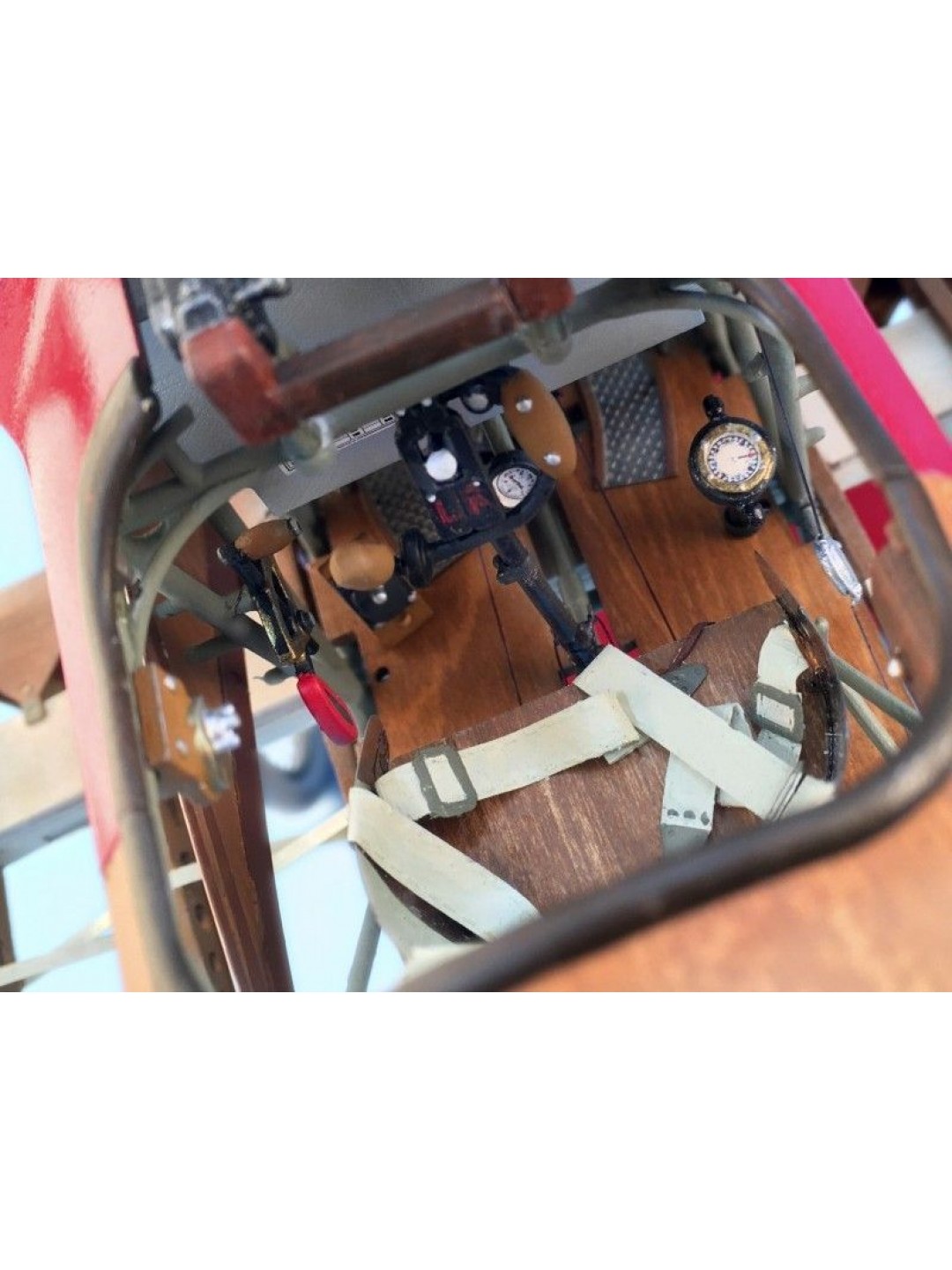Сборная деревянная модель самолета Artesania Latina FOKKER DR.I 1918 RED BARON, 1/16