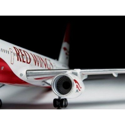 Сборная модель ZVEZDA Пассажирский авиалайнер Ту-204-100, 1/144