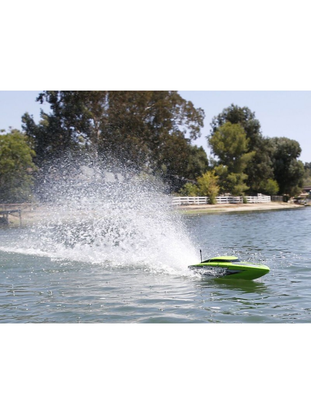 Радиоуправляемый катер ProBoat Shockwave 26 Brushless Deep-V RTR