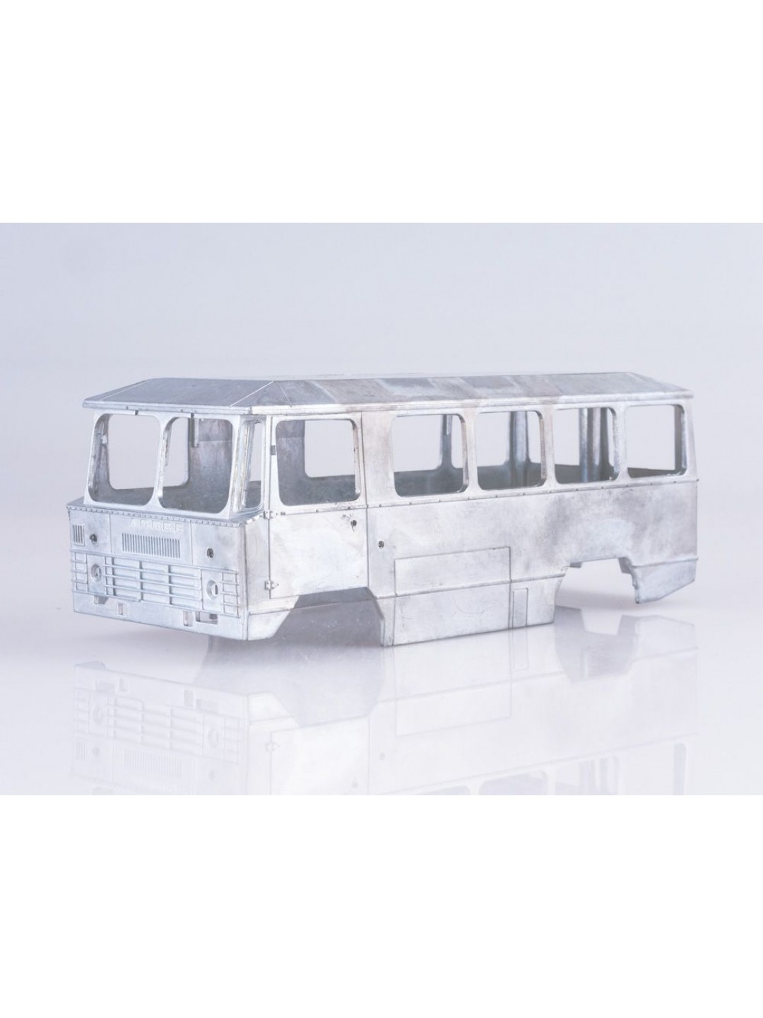 Сборная модель AVD Автобус повышенной проходимости АПП-66, 1/43