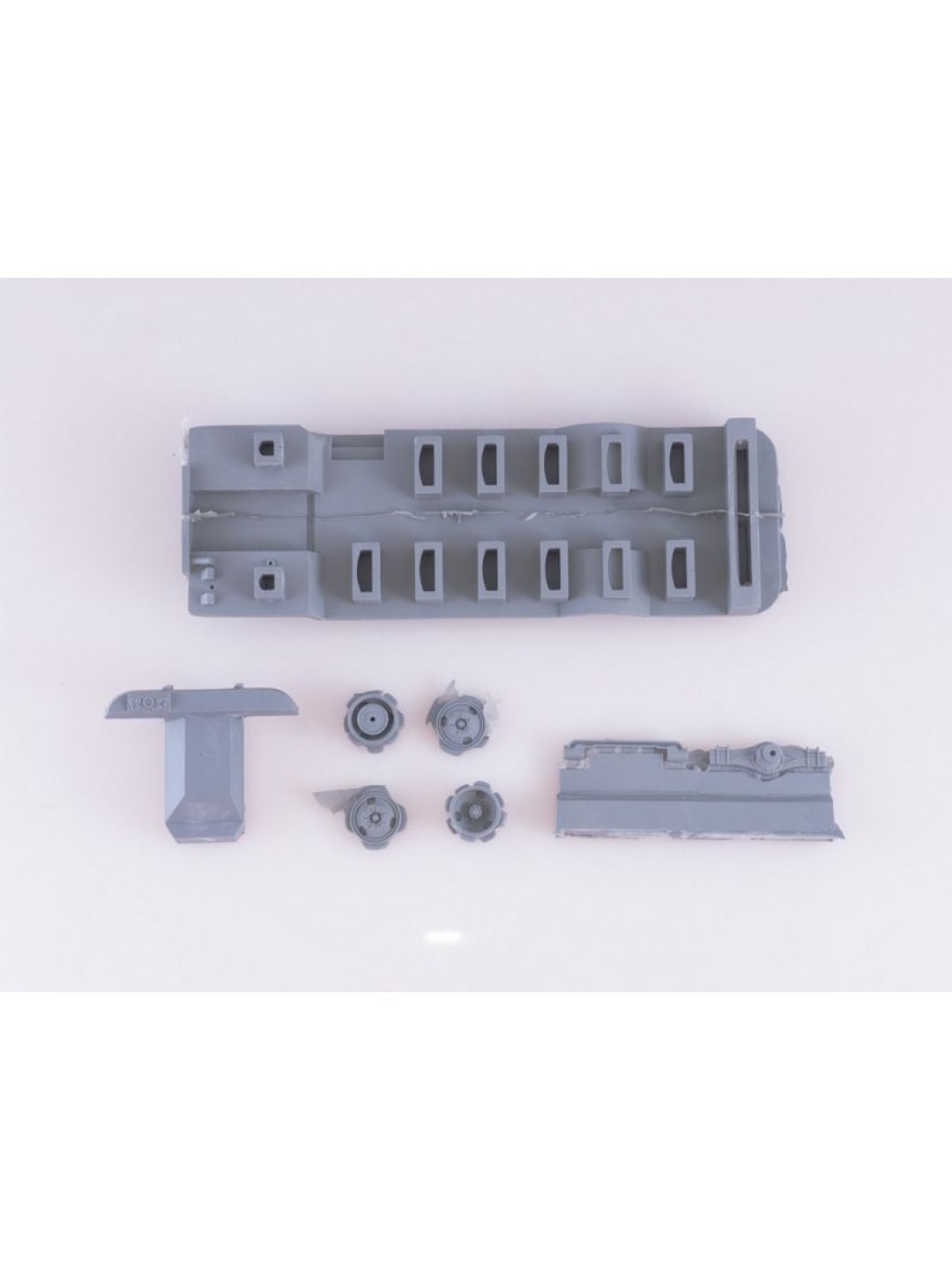 Сборная модель AVD Автобус ПАГ-2М, 1/43