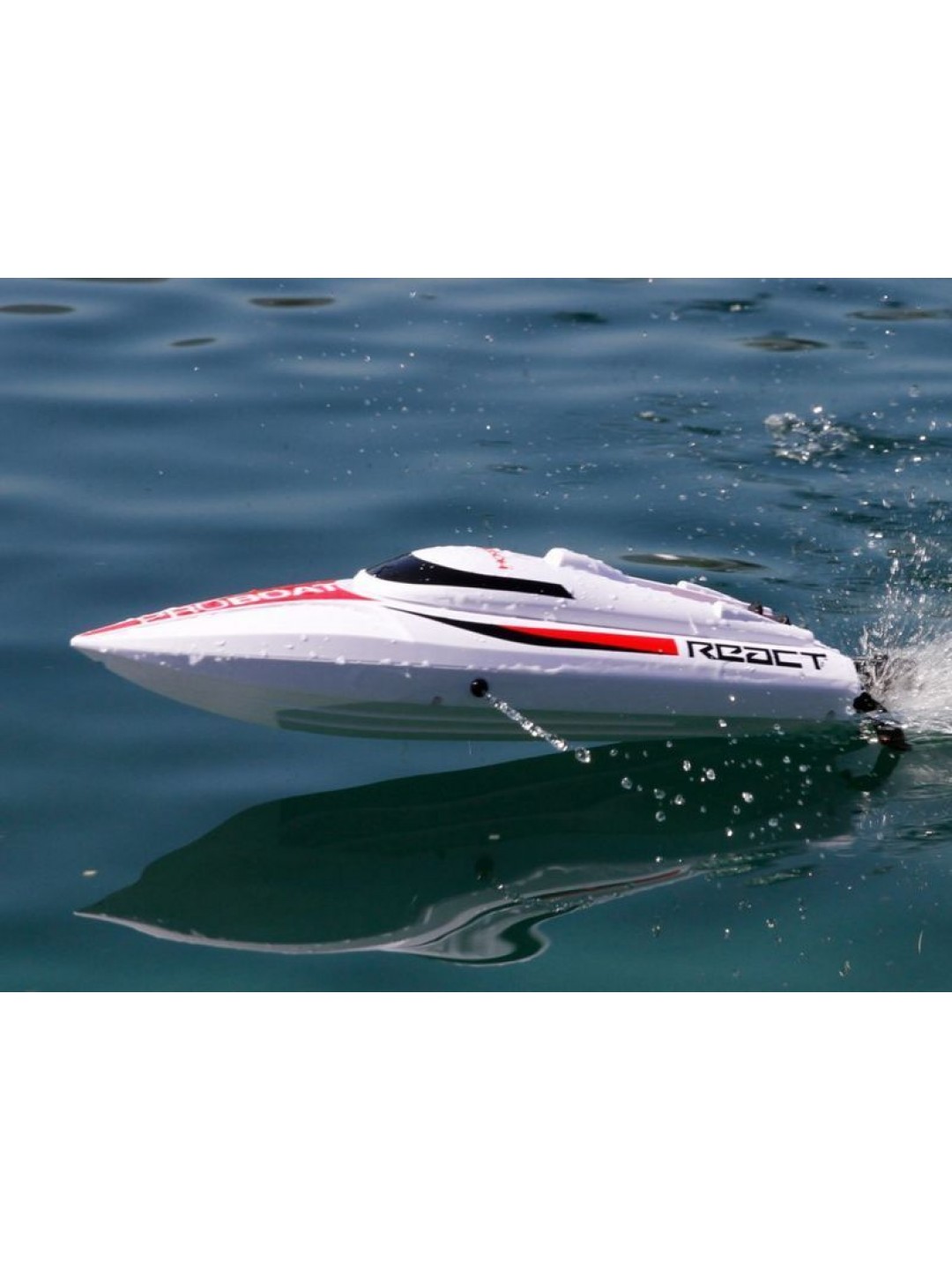 Радиоуправляемый катер ProBoat React 17 Self-Righting Brushed Deep-V RTR