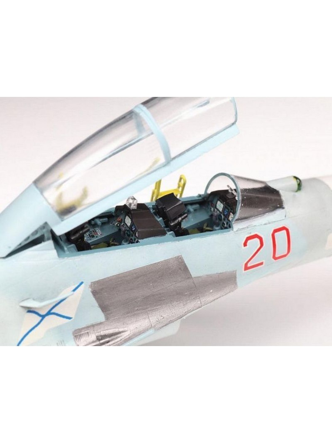 Сборная модель ZVEZDA Российский учебно-боевой самолёт Су-27УБ, 1/72