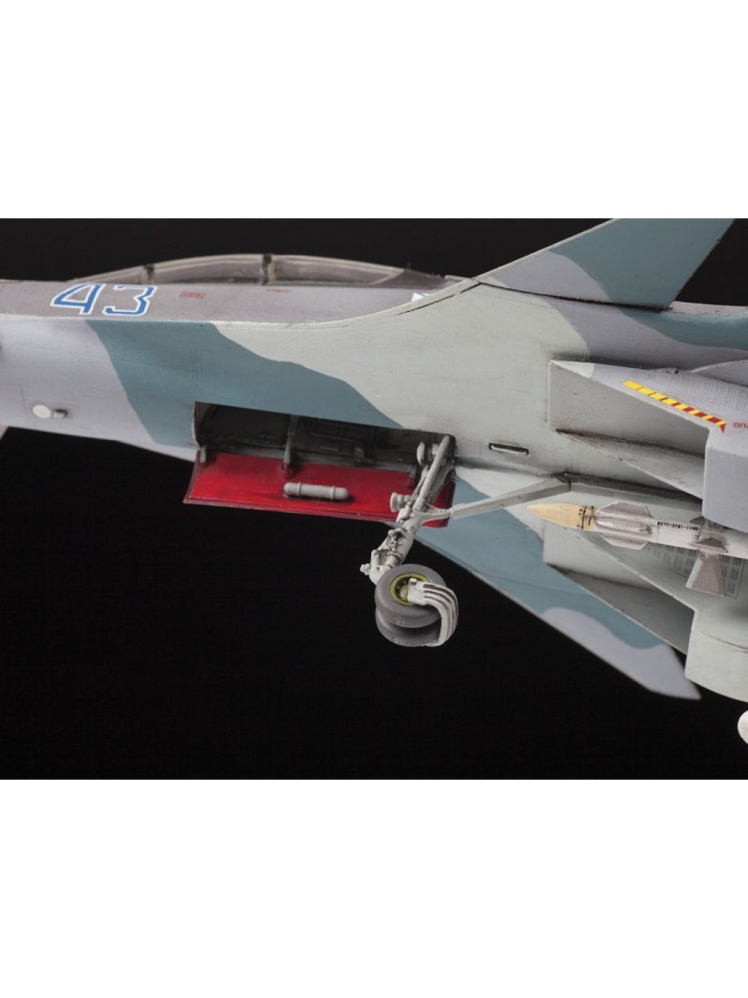 Сборная модель ZVEZDA Российский истребитель Су-30СМ, 1/72