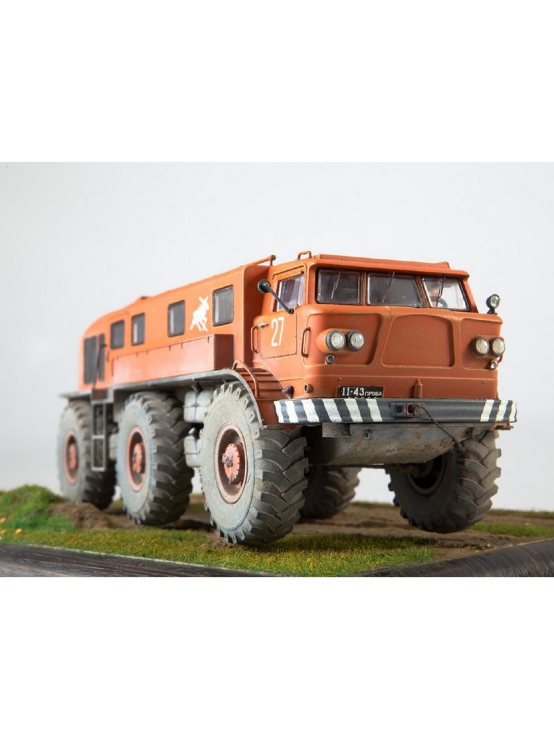 Сборная модель AVD Вездеход ЗИЛ-Э167, 1/43