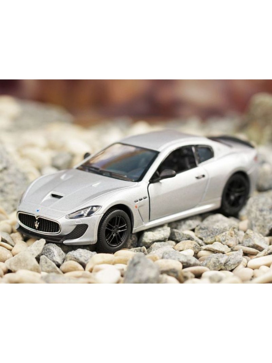 Машина Kinsmart 1:38 Maserati GranTurismo MC Stradale инерция (1/12шт.) б/к