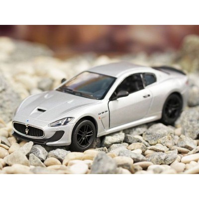 Машина Kinsmart 1:38 Maserati GranTurismo MC Stradale инерция (1/12шт.) б/к