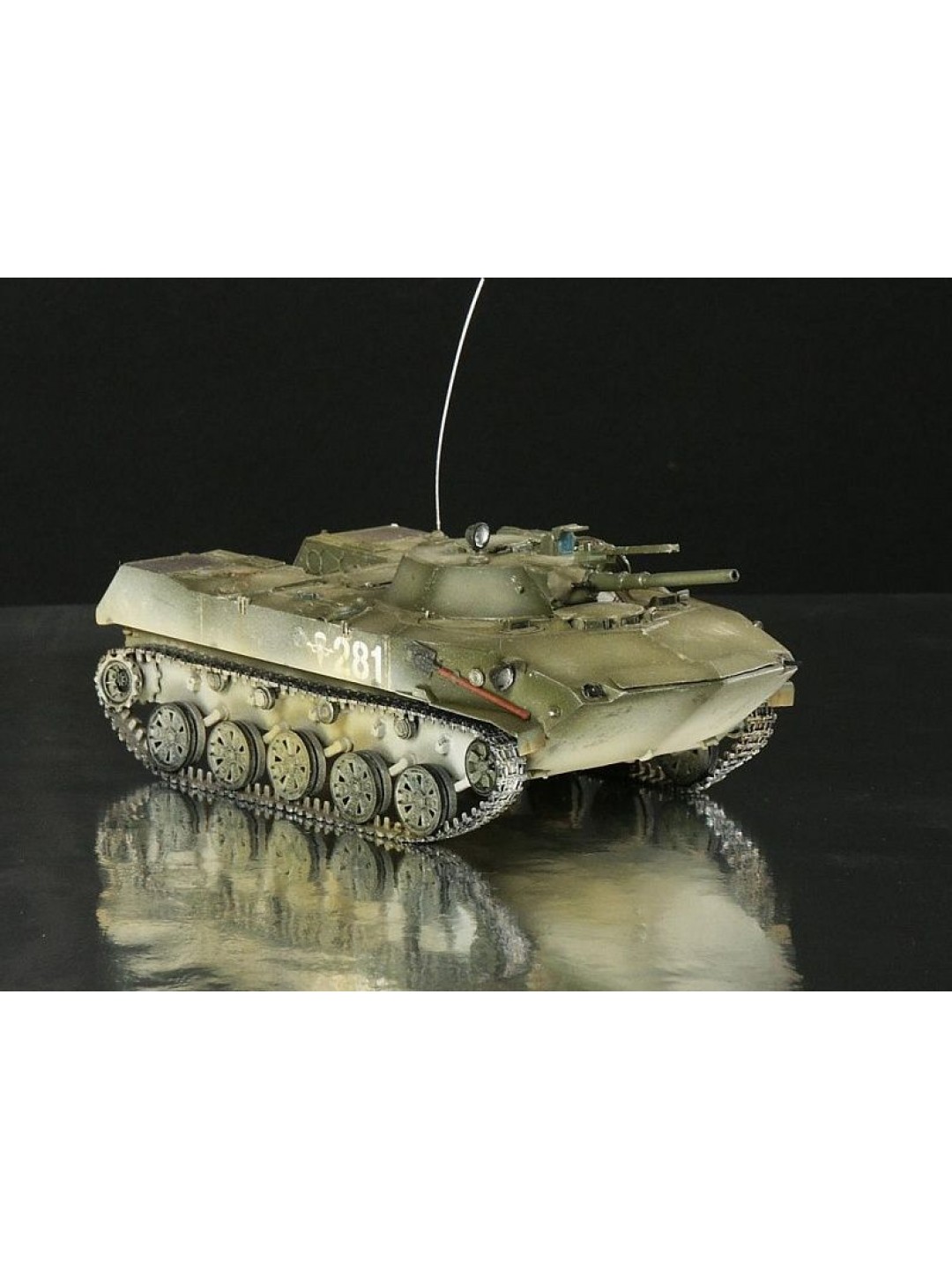 Сборная модель ZVEZDA Советская боевая машина десанта БМД-1, 1/35